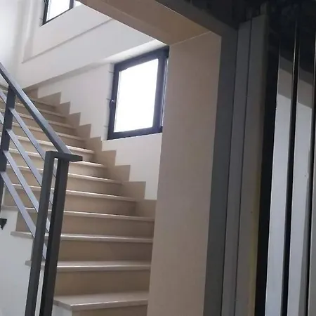 Genci's One Bedroom Apartment *