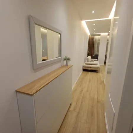 Genci's One Bedroom Apartment *