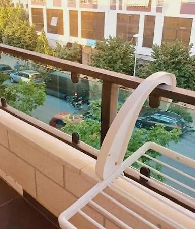 Genci's One Bedroom דירה